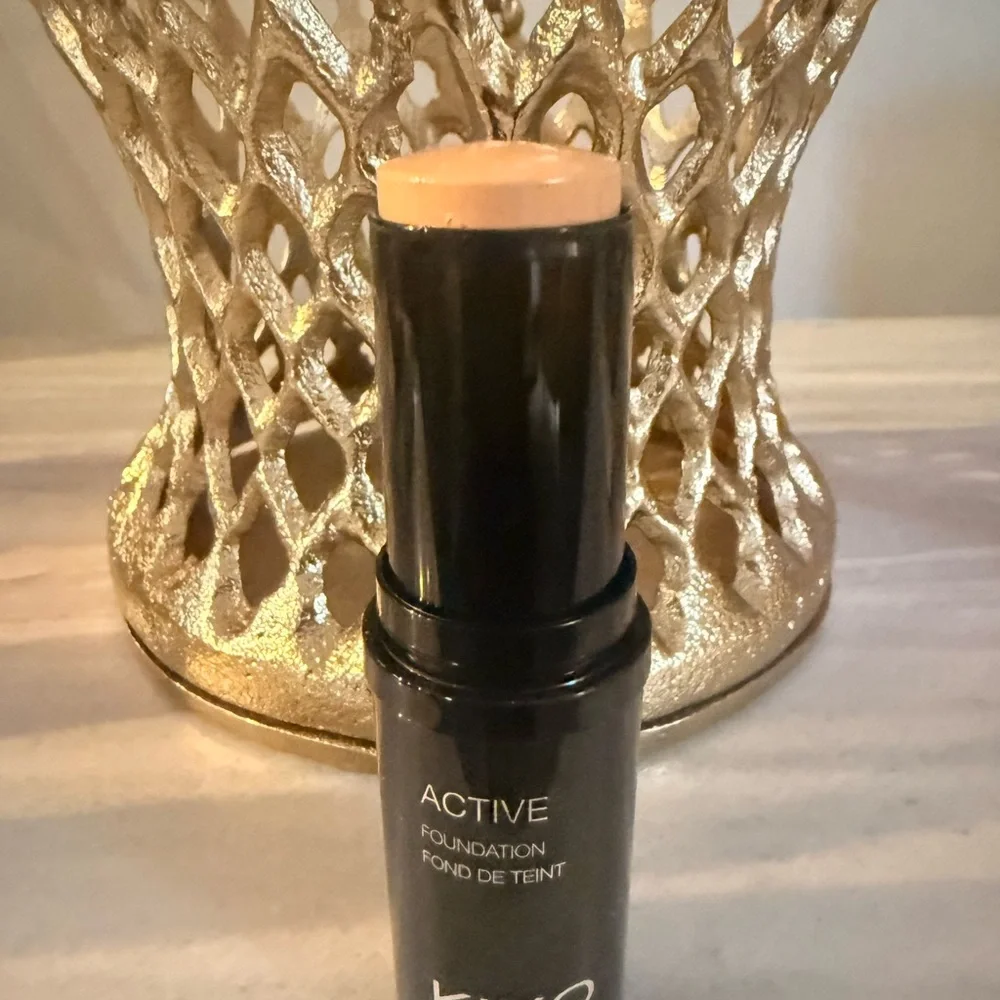 KIKO Milano Active Foundation